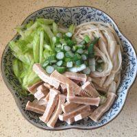 下饭豆干金针菇做法图解7)