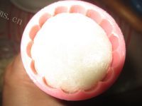 自制红豆沙冰皮月饼做法图解14)