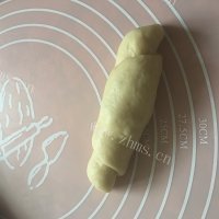 自制蜜豆面包卷做法图解9)