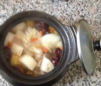 美味的萝卜排骨汤