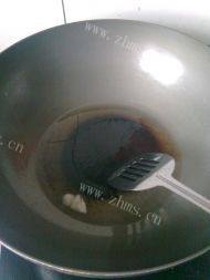 好吃的豇豆炒肉做法图解2)