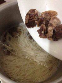 简单易学的汤面做法图解4)