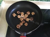 核桃粥做法图解3)