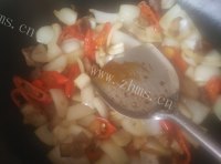 家常菜洋葱炒肉做法图解9)