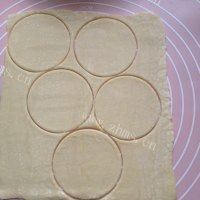 色香味浓的榴莲酥做法图解5)
