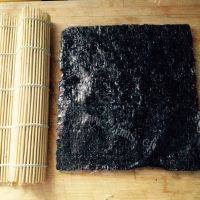 自制紫菜包饭做法图解3)