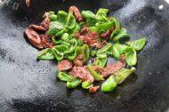 家常菜青椒炒腊肠