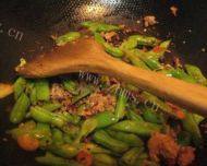 家常菜肉末炒四季豆做法图解11)