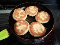 营养美味的泡菜炒银鱼做法图解24)