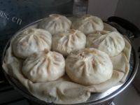 DIY韭菜粉条豆腐包做法图解10)