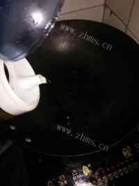 家常菜芹菜炒虾仁做法图解5)