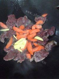 家常菜小炒牛肉做法图解6)