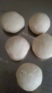 美味早餐韭菜盒子做法图解6)