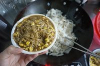美味的蛋炒河粉做法图解11)