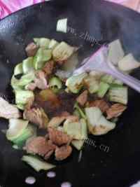 美味猪肉炒油菜做法图解5)
