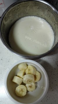香浓的香蕉酸奶昔做法图解5)