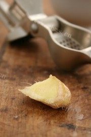 自制麻辣香肠做法图解2)
