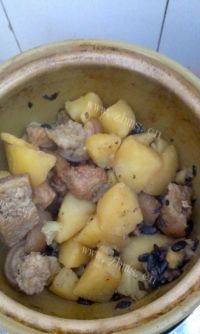 家常菜土豆炖五花肉