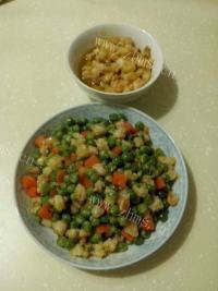 家常菜豌豆炒虾仁