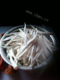 家常菜西红柿炒杏鲍菇做法图解1)