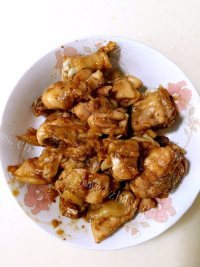 美味的蜜汁蒜香鸡做法图解5)