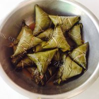 美味丰富五仁粽子做法图解10)