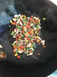 美味的什锦蛋炒饭做法图解4)