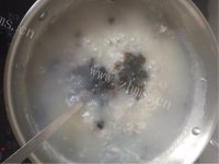 特色美食皮蛋瘦肉粥做法图解5)