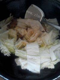 家常菜五花肉白菜炖粉条做法图解8)