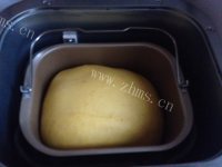 自制南瓜小餐包做法图解5)