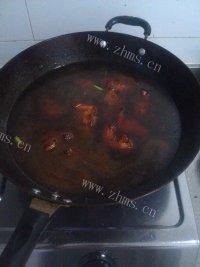 好吃不腻的黄豆焖猪蹄做法图解12)
