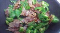 家常菜青椒炒香肠