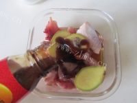 好吃的剁椒鸡腿蒸芋头做法图解1)