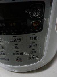 美味早餐玉米粥做法图解5)