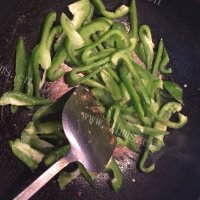 热腾腾的青椒肉丝做法图解4)