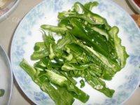 家常菜青椒炒腊肠做法图解2)