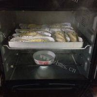 自制椰蓉面包做法图解16)