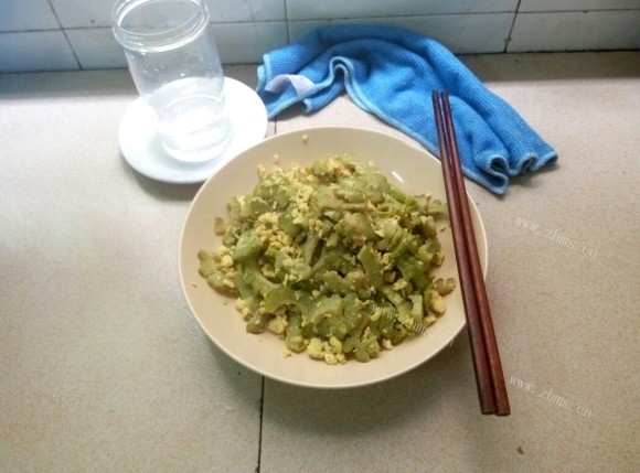清脆爽口的苦瓜炒蛋