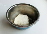 美味的鸡蛋灌饼做法图解2)