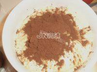 美味的斑马纹戚风蛋糕做法图解10)