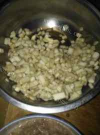 美味的茄丁肉包做法图解1)