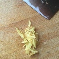 特色美食皮蛋瘦肉粥做法图解2)
