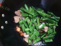 家常菜干煸四季豆做法图解5)