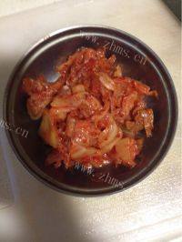 味道不错的辣白菜炒饭做法图解2)