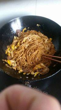 自己做的鸡蛋炒面做法图解6)