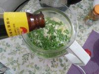 家有大厨之紫菜蛋花汤做法图解7)