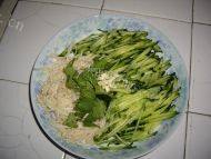 健康的金针菇拌黄瓜做法图解7)