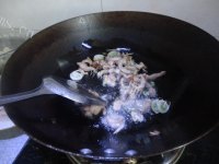 满口清香的爆炒鱿鱼丝做法图解4)