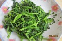 排毒蒜泥茼蒿做法图解2)