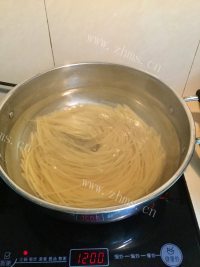 茄酱意粉做法图解10)